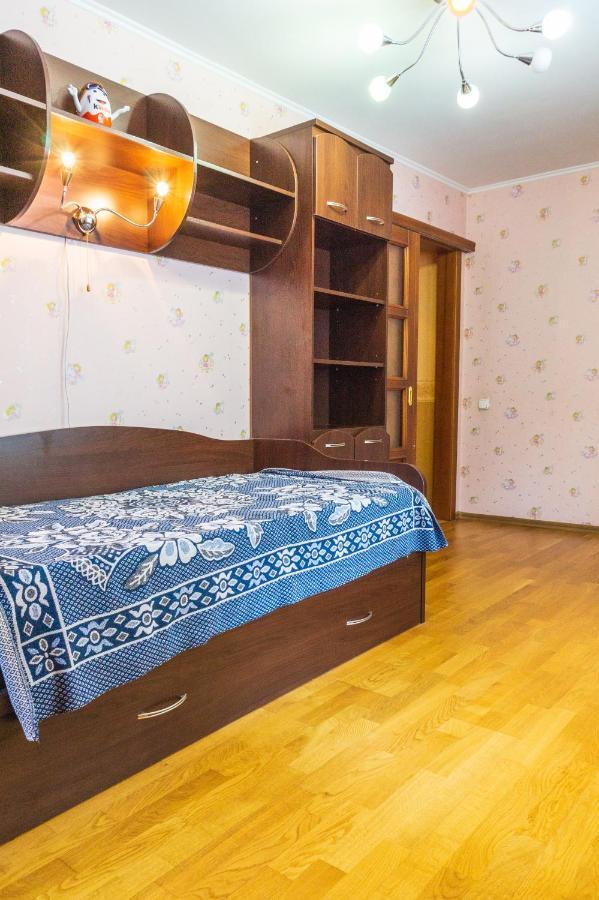 Rybalskaya 8 Apartment Kiev Bagian luar foto