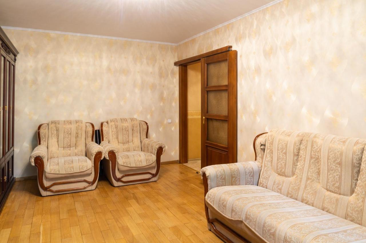 Rybalskaya 8 Apartment Kiev Bagian luar foto