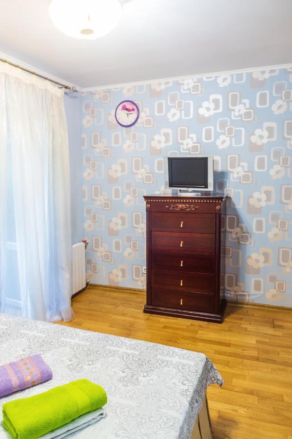 Rybalskaya 8 Apartment Kiev Bagian luar foto